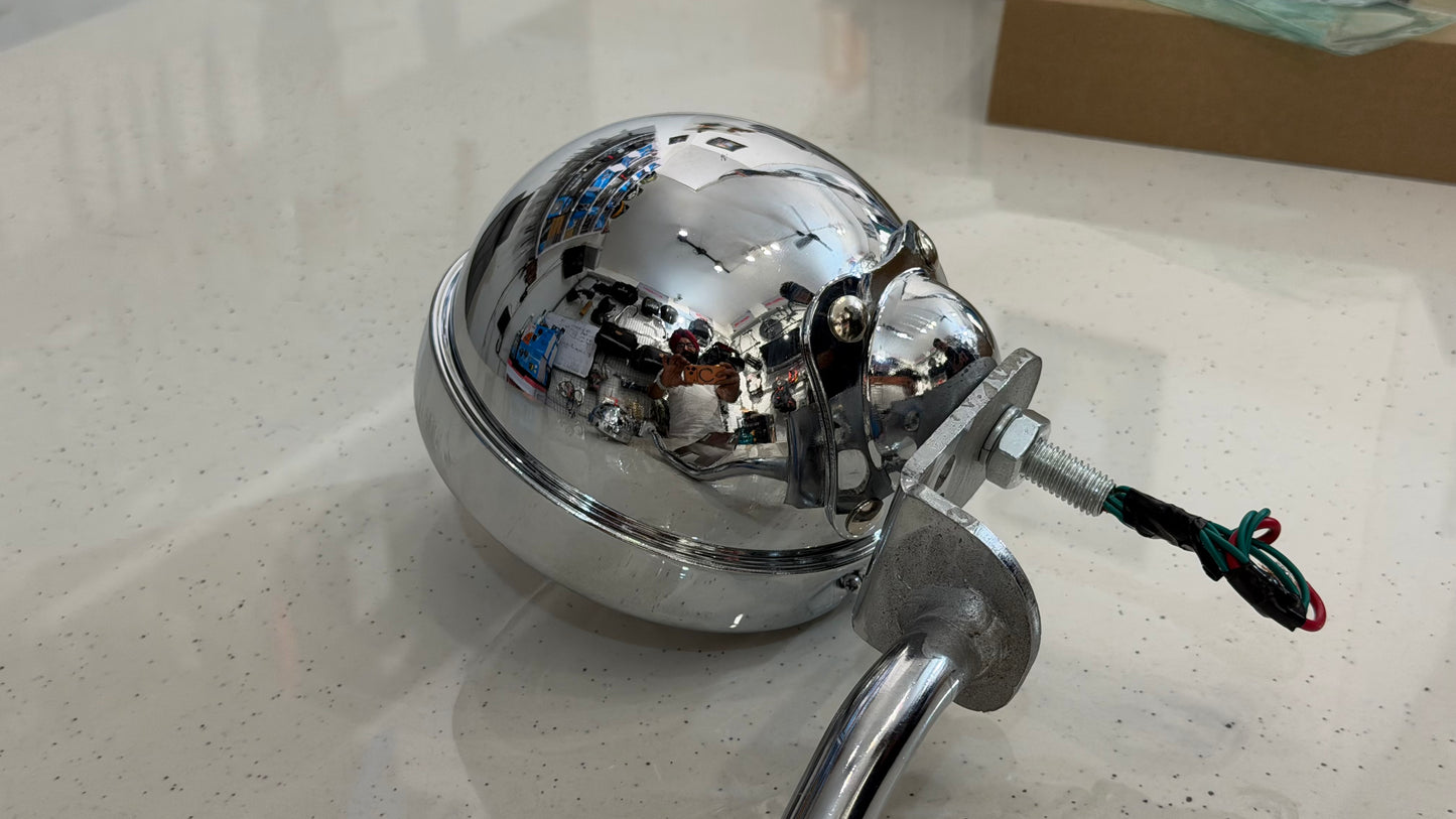 Auxiliary Lights with Chrome Rod for Royal Enfield Super Meteor 650 – Stainless Steel Premium Fog Light Setup