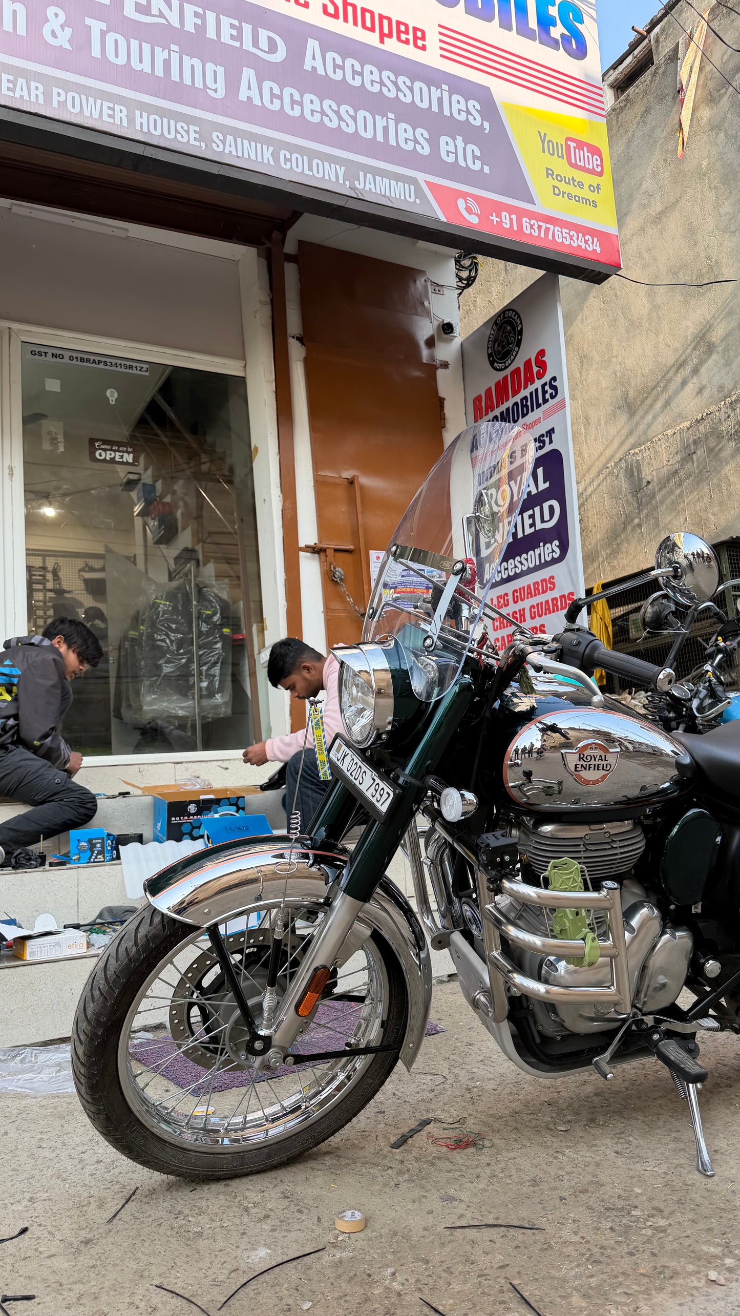 Long Windshield for Royal Enfield Reborn Classic & New Standard – Polycarbonate Touring Wind Screen