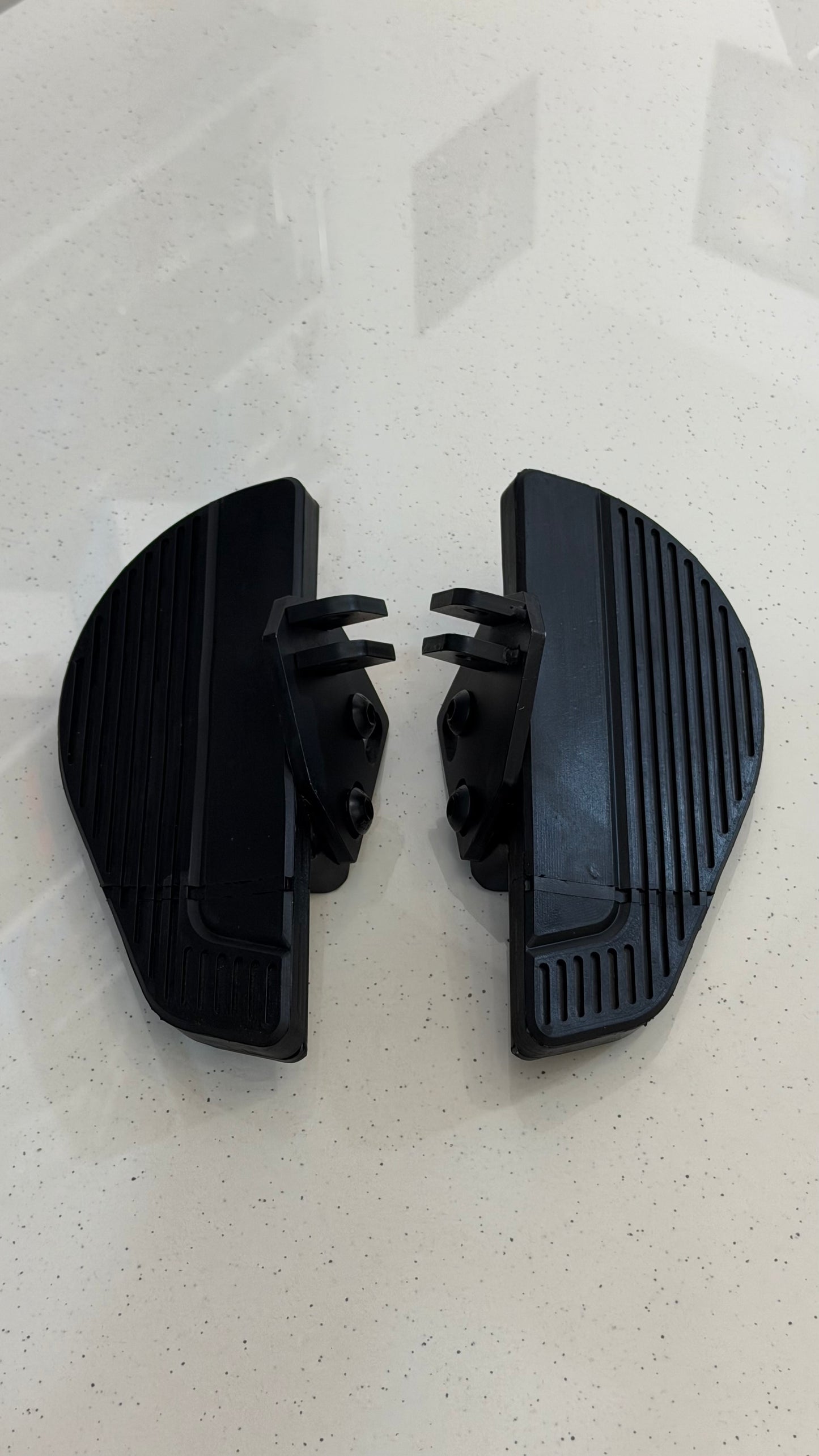Broad Footrest for Royal Enfield Super Meteor 650 – Heavy-Duty Iron Construction with Premium Anti-Slip Rubber Grip