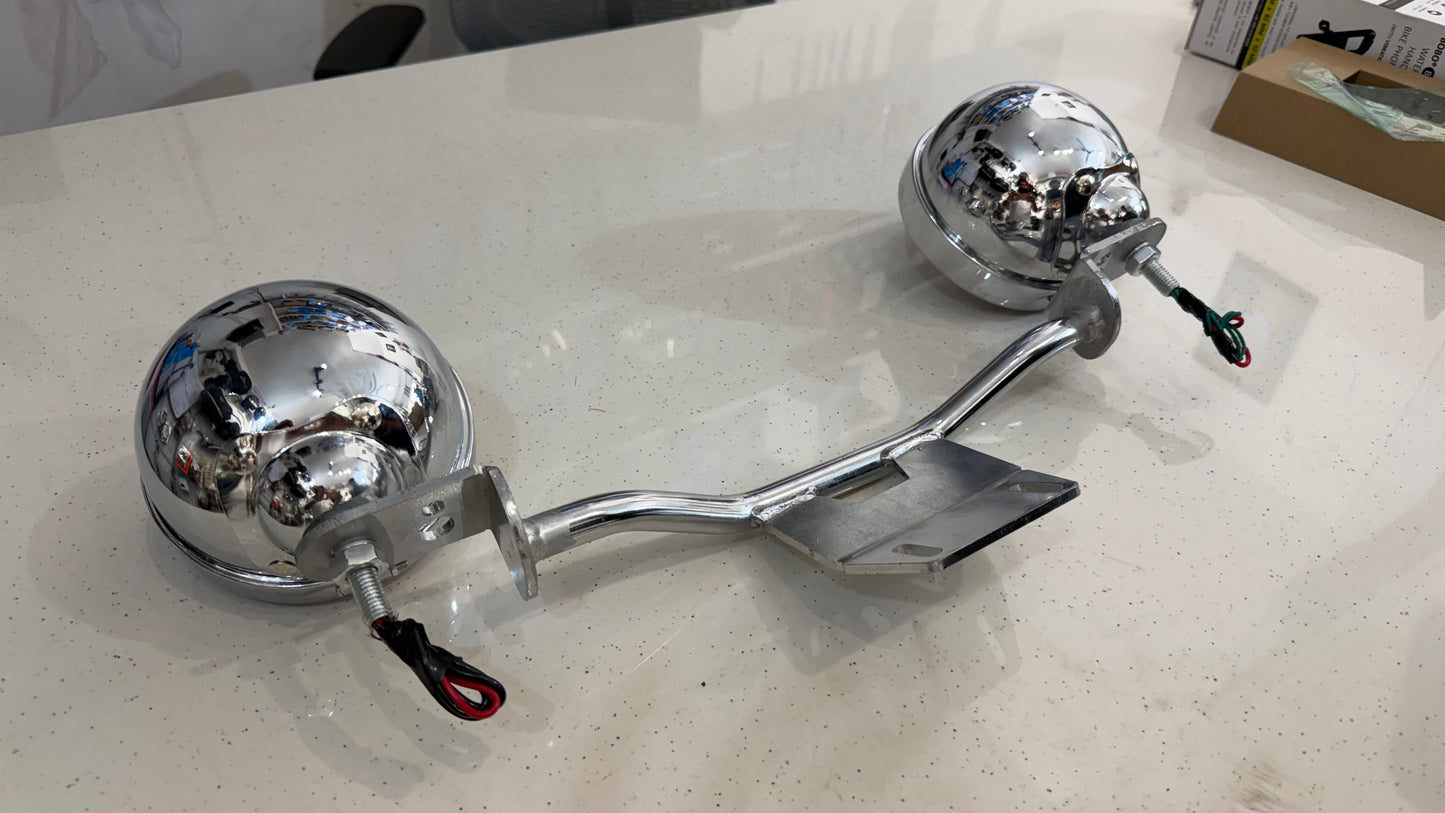 Auxiliary Lights with Chrome Rod for Royal Enfield Super Meteor 650 – Stainless Steel Premium Fog Light Setup