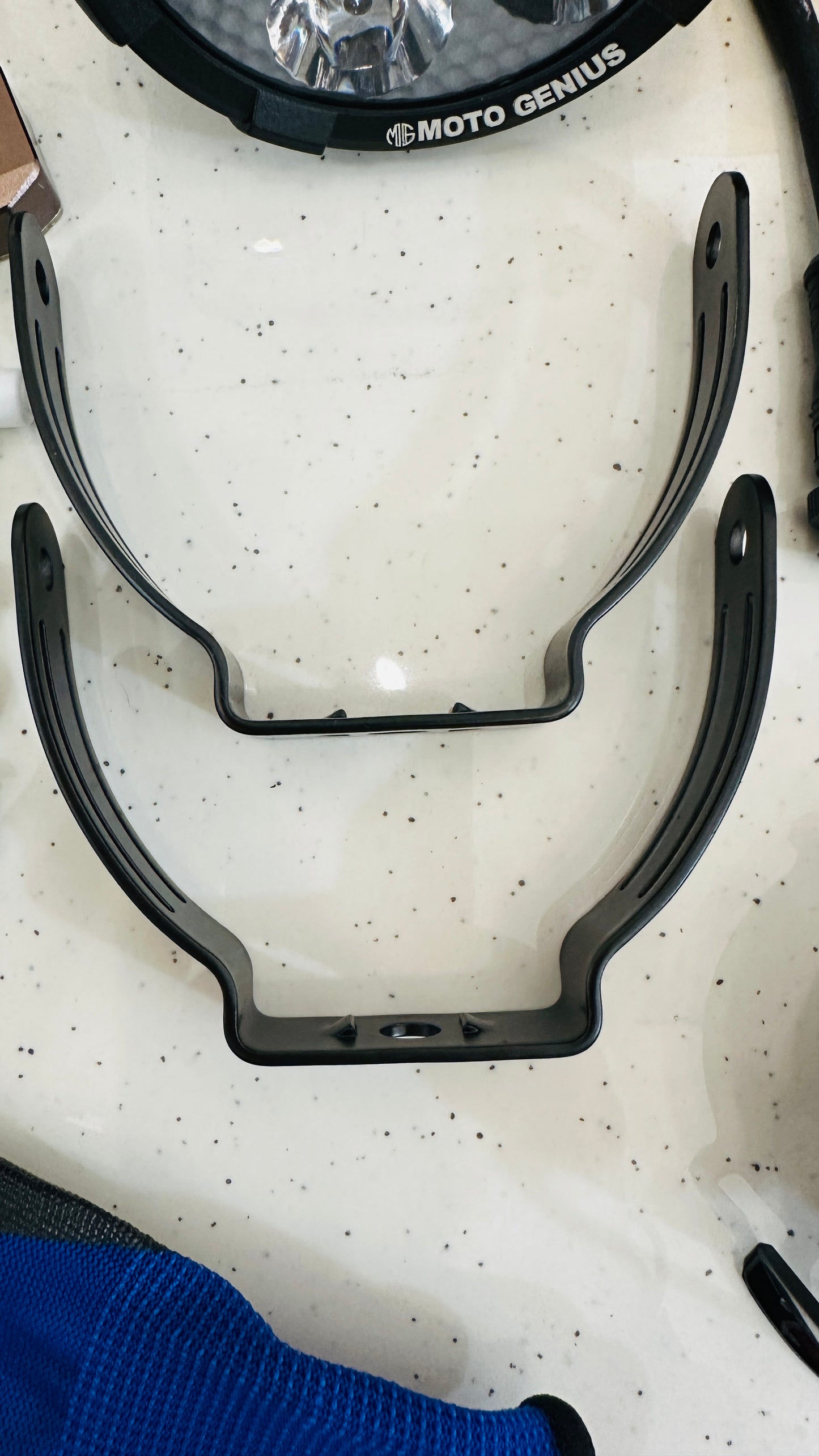 Moto Genius 90W Fog Light Kit – High-Power LED with Wiring Harness, Clamps, Zip Ties, Gloves & Layout Diagram