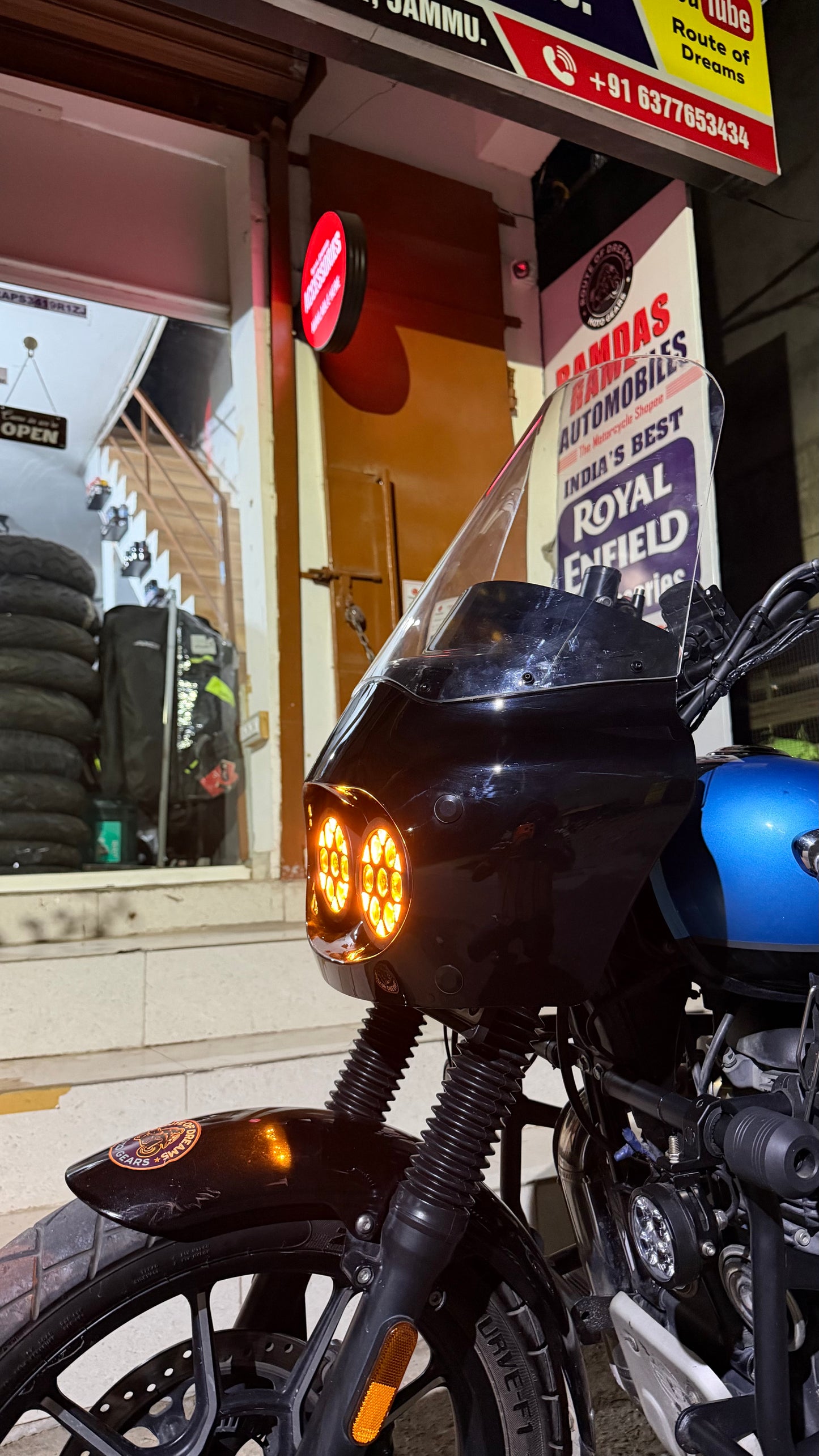 Harley Fairing with Dual Headlights for Royal Enfield Meteor 350 & Super Meteor 650 – Compact, Sturdy Touring Fairing