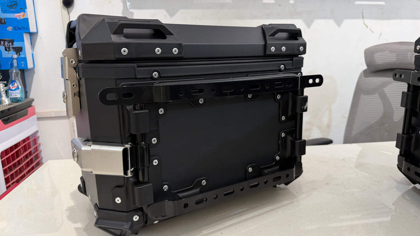 78L Aluminium Panniers for Motorcycles – Universal Side Boxes with Mounting Fittings | Plug & Play Touring Setup